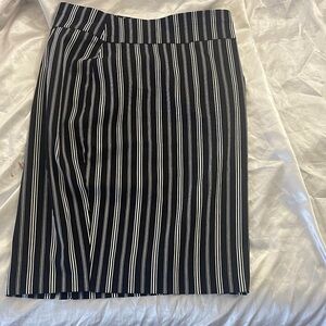New York & Company Black and White Pencil Skirt